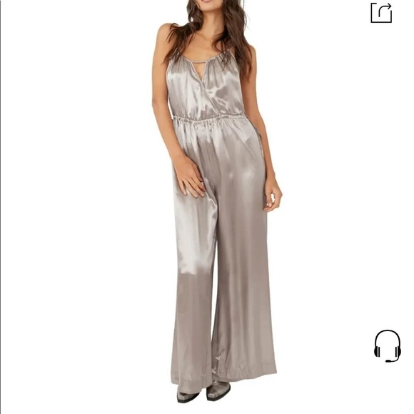 Free People Kate Metallic Champagne Sleeveless Wide Leg Jumpsuit M NWT Cocktail - Picture 1 of 3